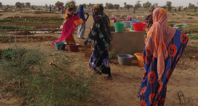 Water voor vrouwen, voeding en inkomsten voor families