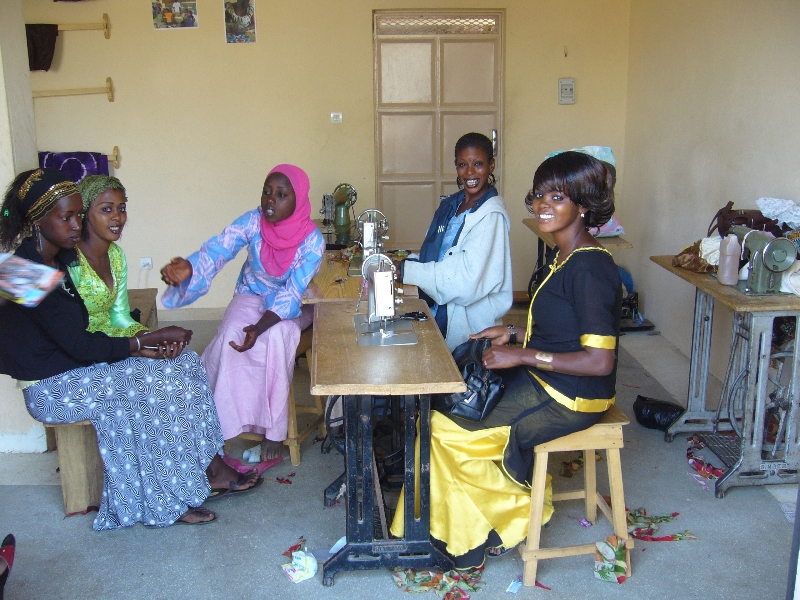 Aider à démarrer leur propre entreprise de tailleur